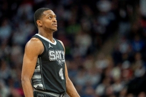 拿谁换啊？杜林：福克斯适合火箭 反正马刺也要为哈珀腾空间